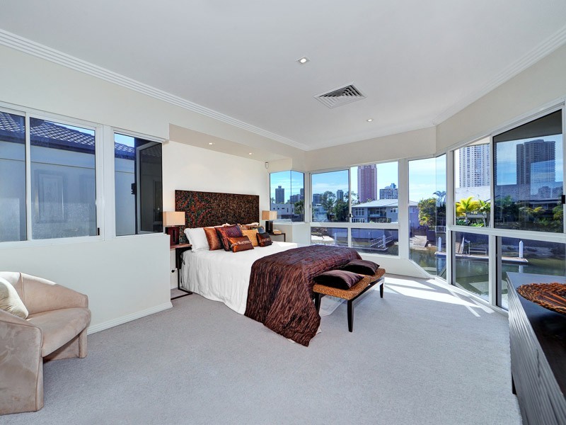 53 Admiralty Drive, Paradise Waters QLD 4217