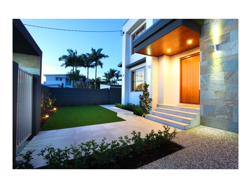 10 Winter Haven Key, Broadbeach Waters QLD 4218