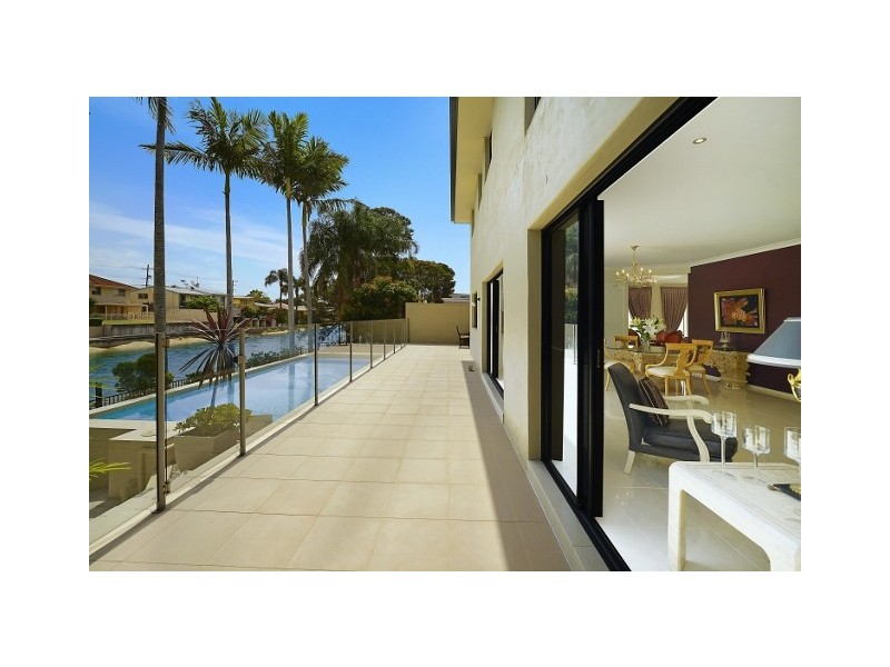 1 Lotus Key, Broadbeach Waters QLD 4218