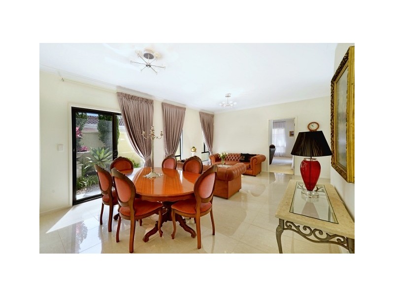 1 Lotus Key, Broadbeach Waters QLD 4218