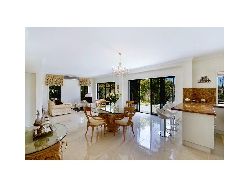 1 Lotus Key, Broadbeach Waters QLD 4218