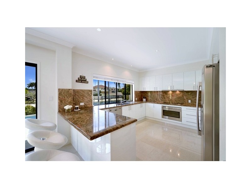 1 Lotus Key, Broadbeach Waters QLD 4218