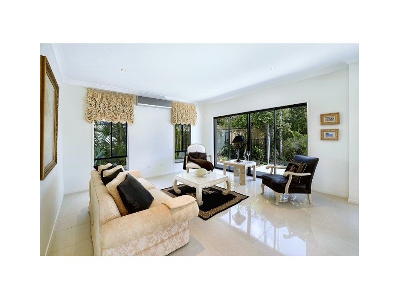1 Lotus Key, Broadbeach Waters QLD 4218