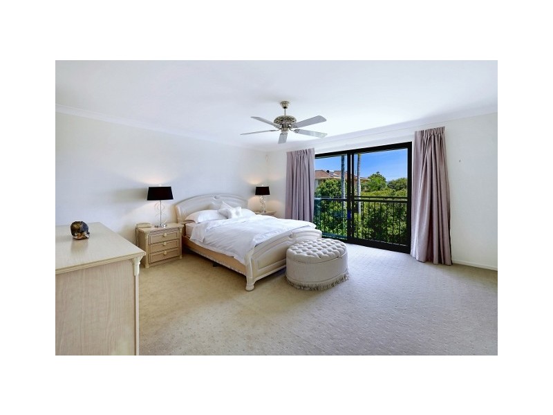 1 Lotus Key, Broadbeach Waters QLD 4218
