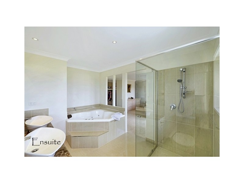 1 Lotus Key, Broadbeach Waters QLD 4218