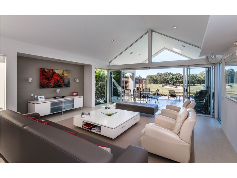 824 Legend Trail, The Glades, Robina QLD 4226