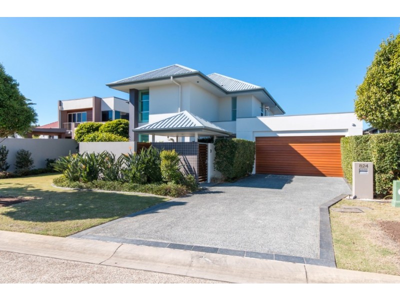 824 Legend Trail, The Glades, Robina QLD 4226