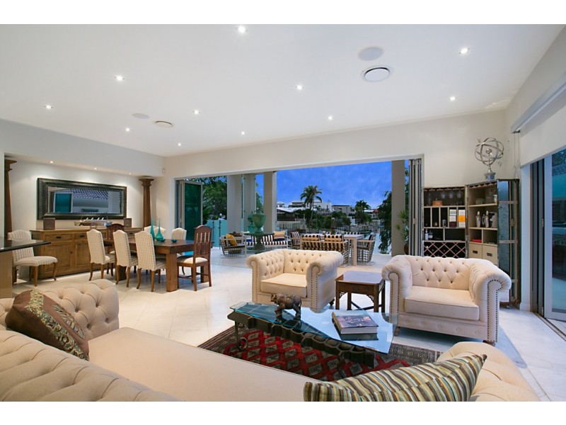 30 The Promenade, Isle Of Capri QLD 4217