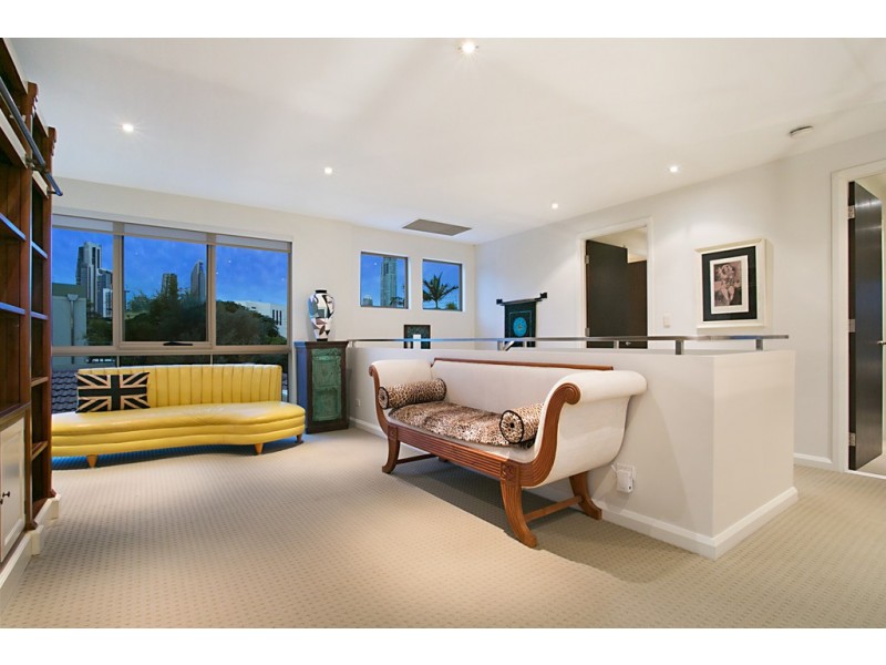 30 The Promenade, Isle Of Capri QLD 4217