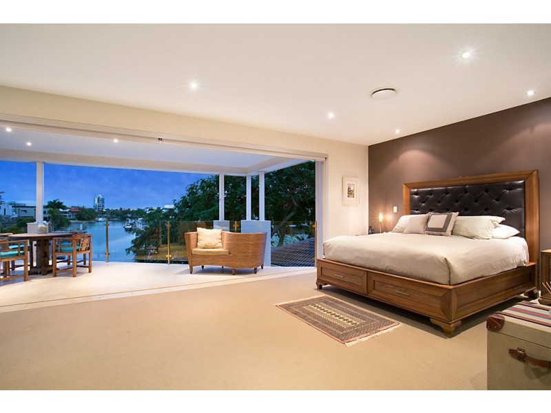 30 The Promenade, Isle Of Capri QLD 4217
