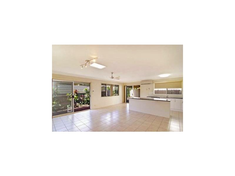 15 Merrimac Boulevard, Broadbeach Waters QLD 4218