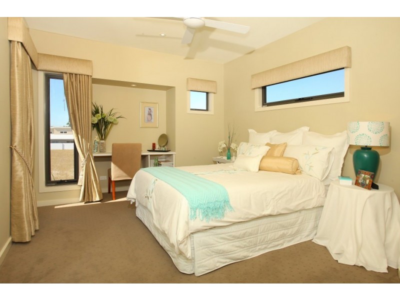 13 Sundown Place ‘Calypso Bay’, Jacobs Well QLD 4208