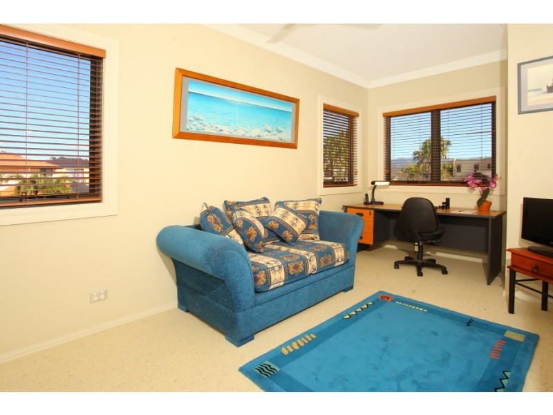 80 Peach Drive, Robina QLD 4226
