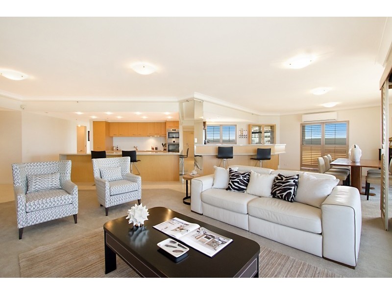 176/2 ‘Atlantis West’ Admiralty Drive, Paradise Waters QLD 4217