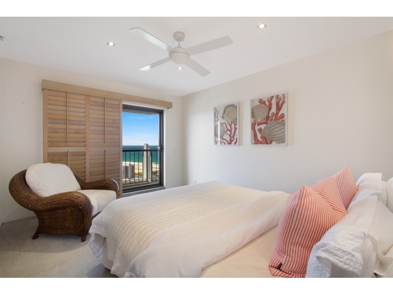 176/2 ‘Atlantis West’ Admiralty Drive, Paradise Waters QLD 4217