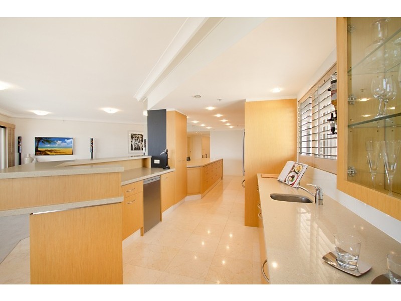 176/2 ‘Atlantis West’ Admiralty Drive, Paradise Waters QLD 4217