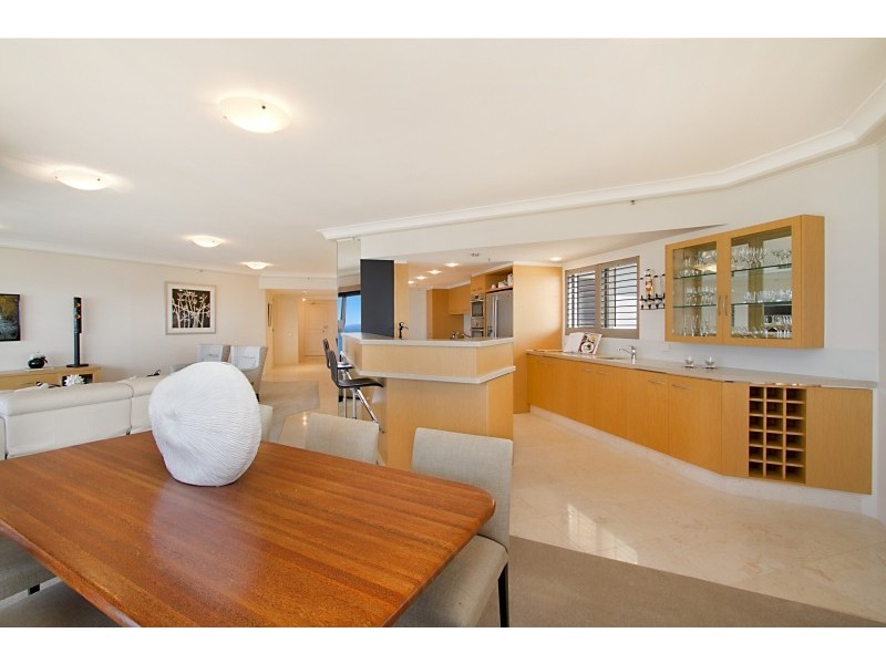 176/2 ‘Atlantis West’ Admiralty Drive, Paradise Waters QLD 4217