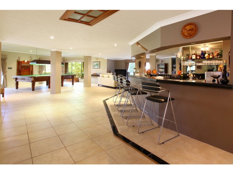 24 Ben Hogan Crescent, Parkwood QLD 4214