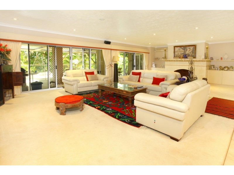 24 Ben Hogan Crescent, Parkwood QLD 4214