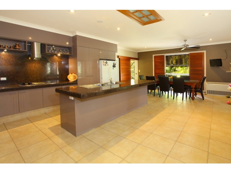 24 Ben Hogan Crescent, Parkwood QLD 4214