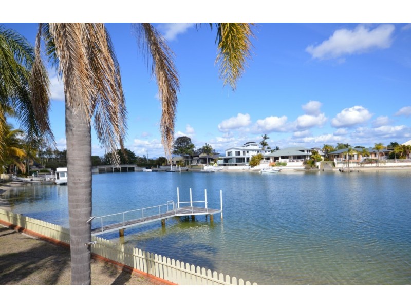 2A Mercedes Place and 114 Upton Street, Bundall QLD 4217