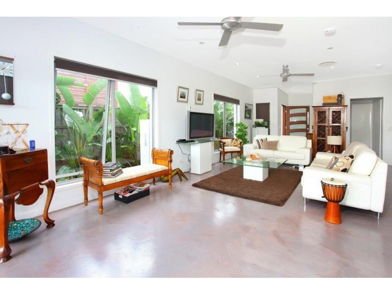 1/59 Heeb Street, Bundall QLD 4217