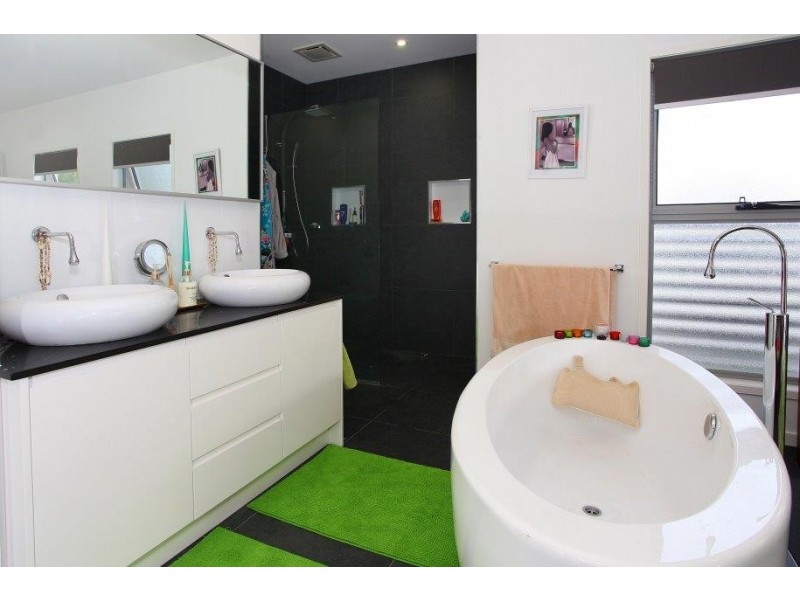 1/59 Heeb Street, Bundall QLD 4217