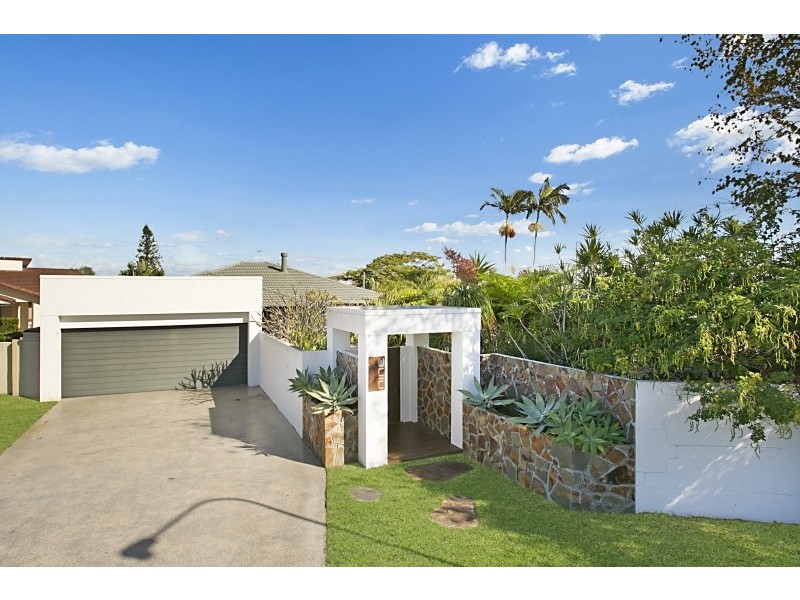 9 Moomba Court, Sorrento QLD 4217