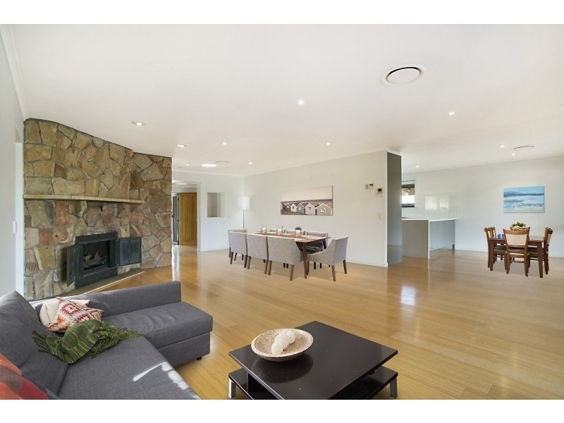 9 Moomba Court, Sorrento QLD 4217