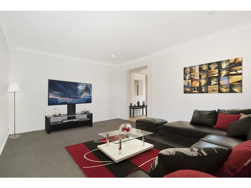 9 Moomba Court, Sorrento QLD 4217