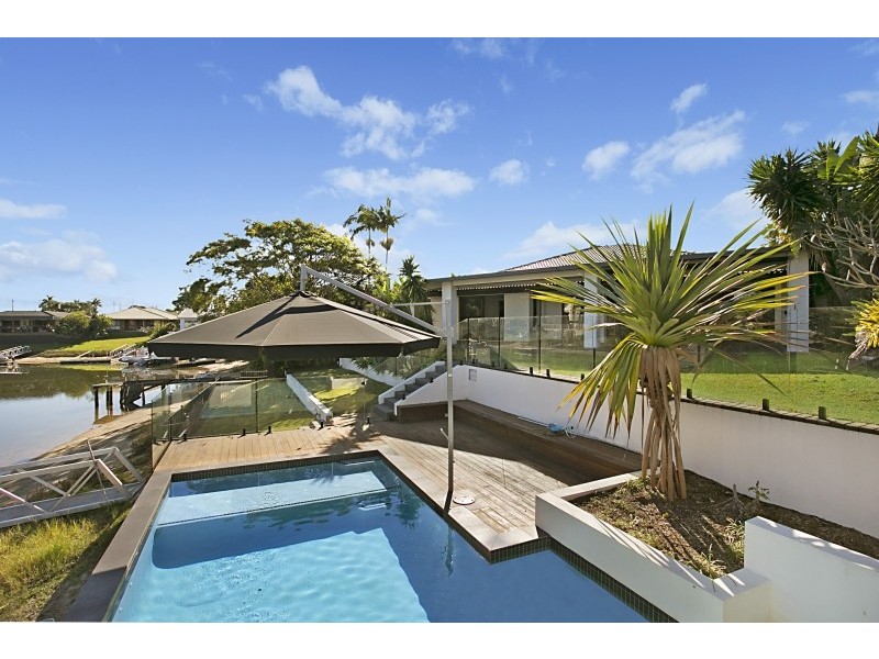 9 Moomba Court, Sorrento QLD 4217