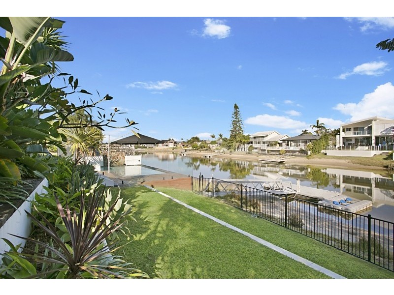9 Moomba Court, Sorrento QLD 4217