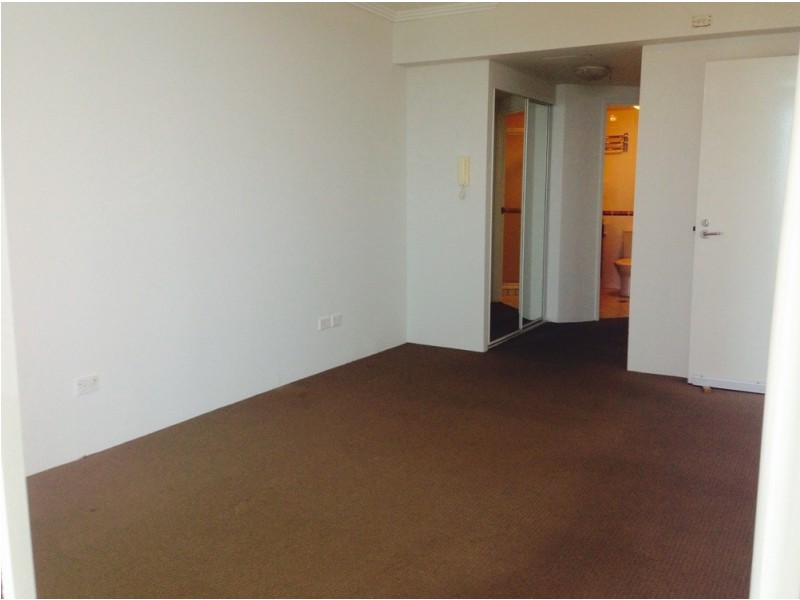 1205/182-192 ‘Crystal Bay Resort’ Marine Parade, Labrador QLD 4215