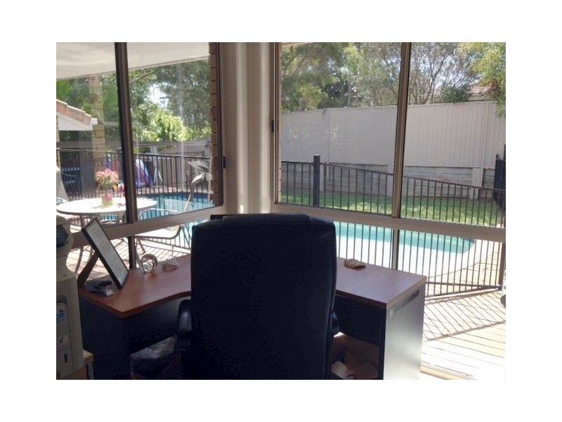 4 Breakspear Road, Molendinar QLD 4214