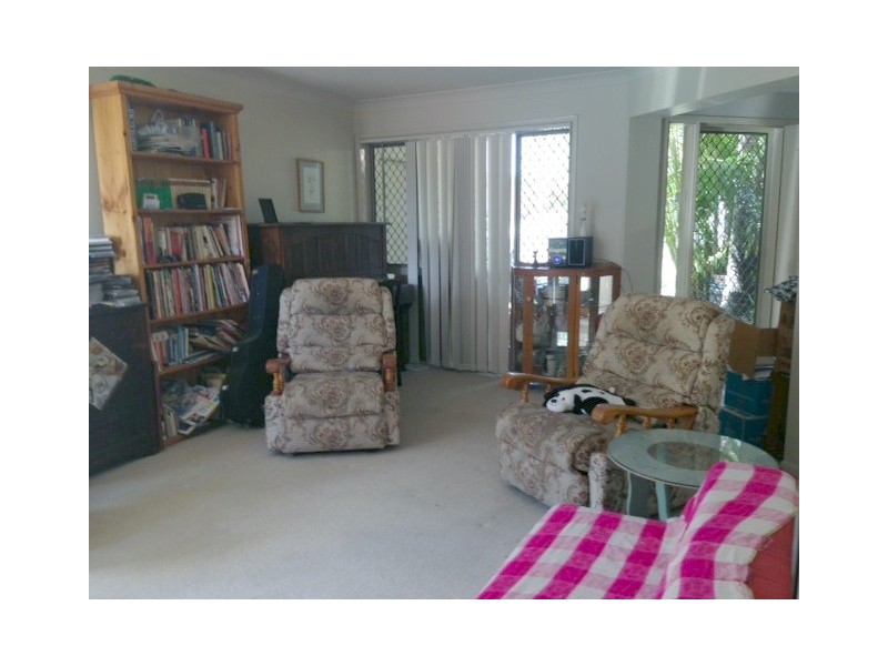 4 Breakspear Road, Molendinar QLD 4214