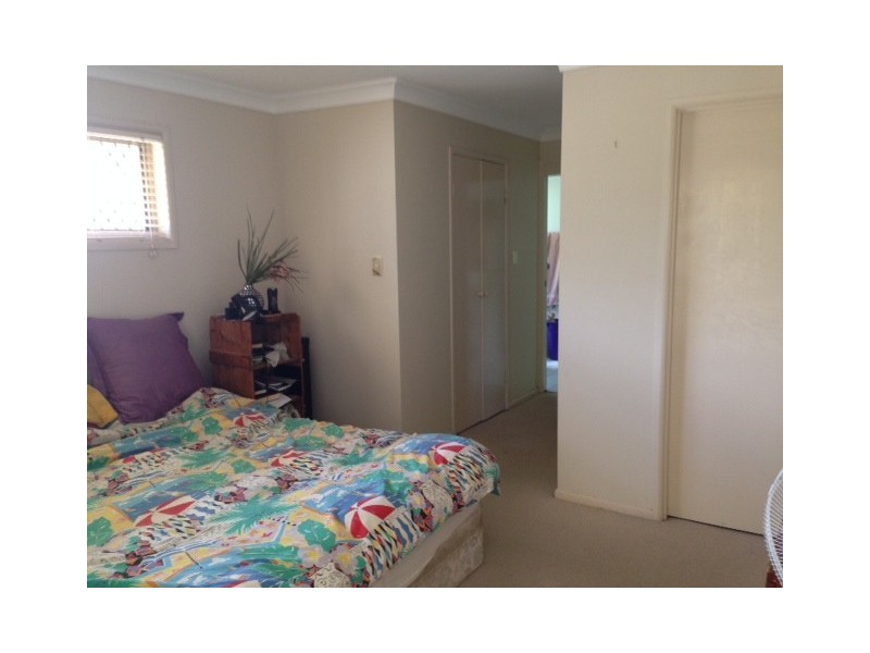 4 Breakspear Road, Molendinar QLD 4214