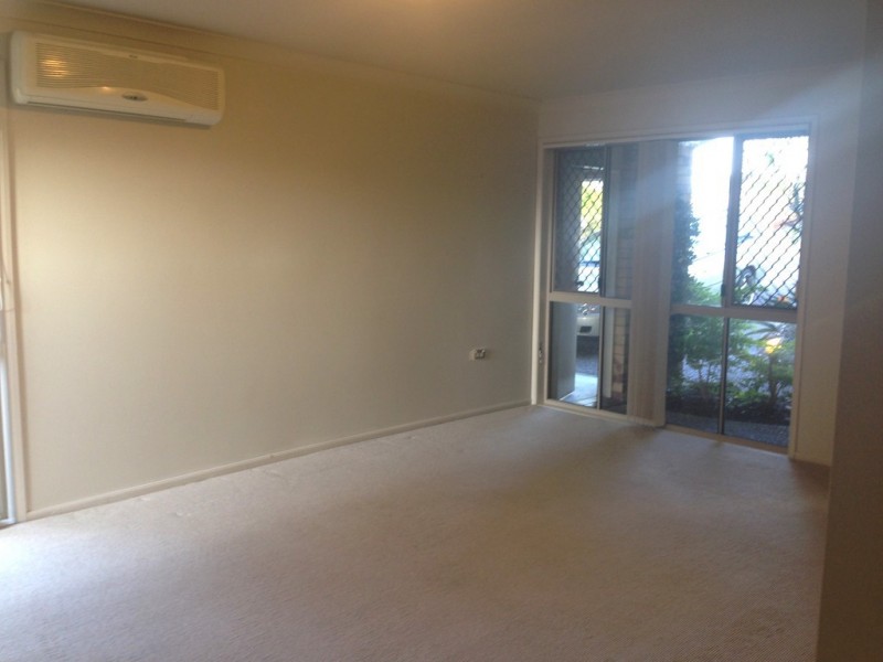 4 Breakspear Road, Molendinar QLD 4214