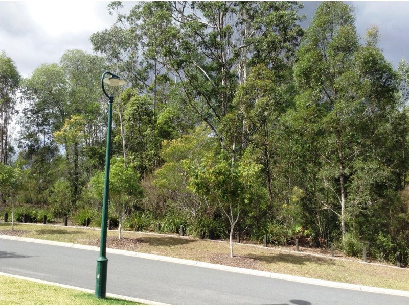 73 Roberts Drive, Maudsland QLD 4210