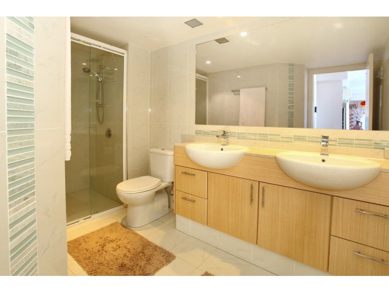 45/2898 ‘The Pinnacle’ Gold Coast Highway, Surfers Paradise QLD 4217