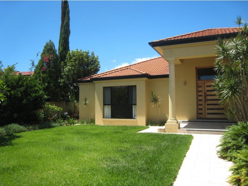 17 Cheval Court, Benowa Waters QLD 4217