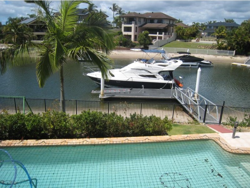 17 Cheval Court, Benowa Waters QLD 4217