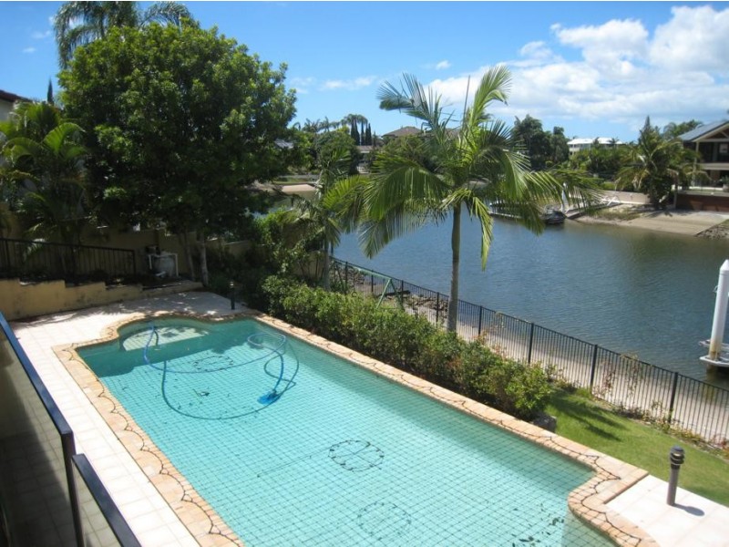 17 Cheval Court, Benowa Waters QLD 4217