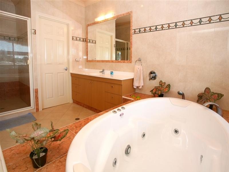 Isle Of Capri QLD 4217