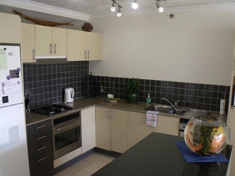 15/2894 ‘The Pinnacle’ Gold Coast Highway, Surfers Paradise QLD 4217