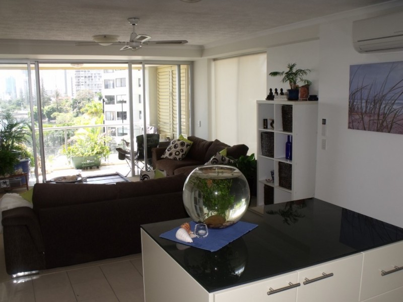 15/2894 ‘The Pinnacle’ Gold Coast Highway, Surfers Paradise QLD 4217