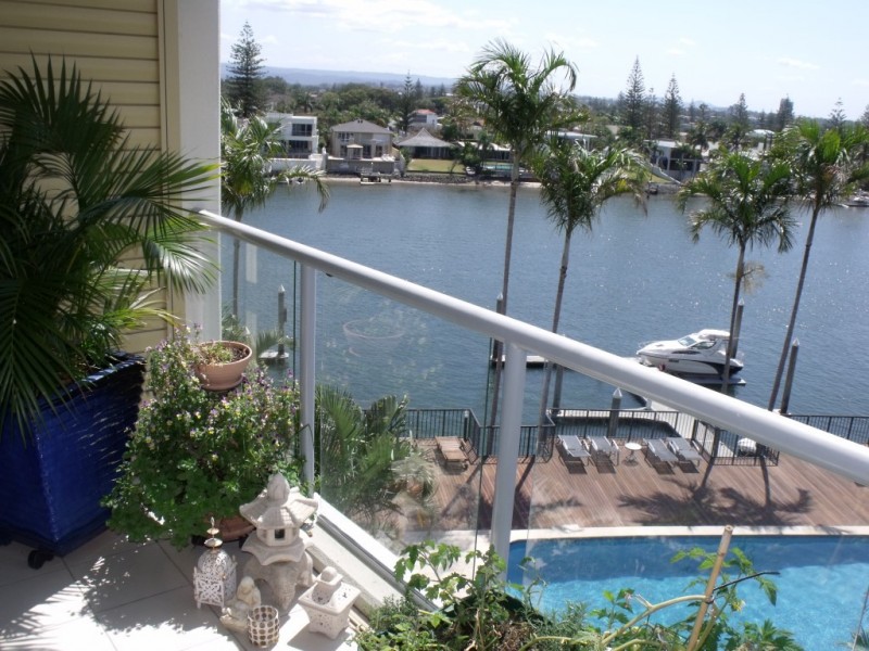 15/2894 ‘The Pinnacle’ Gold Coast Highway, Surfers Paradise QLD 4217