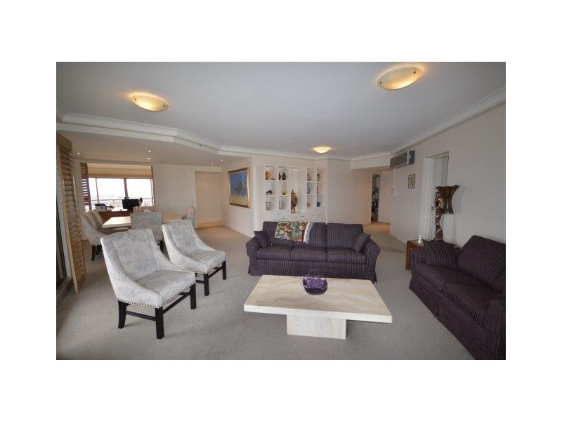 176/2 Admiralty Drive, Paradise Waters QLD 4217