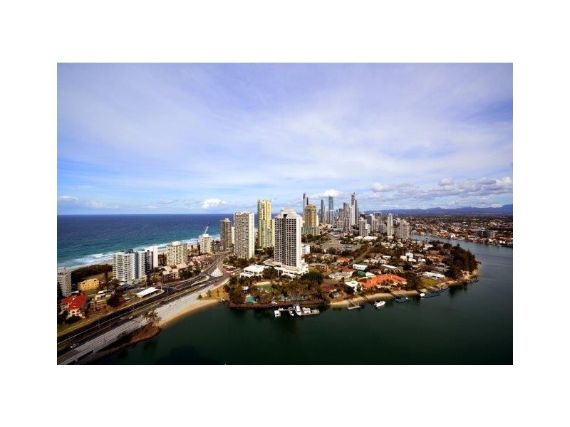 176/2 Admiralty Drive, Paradise Waters QLD 4217