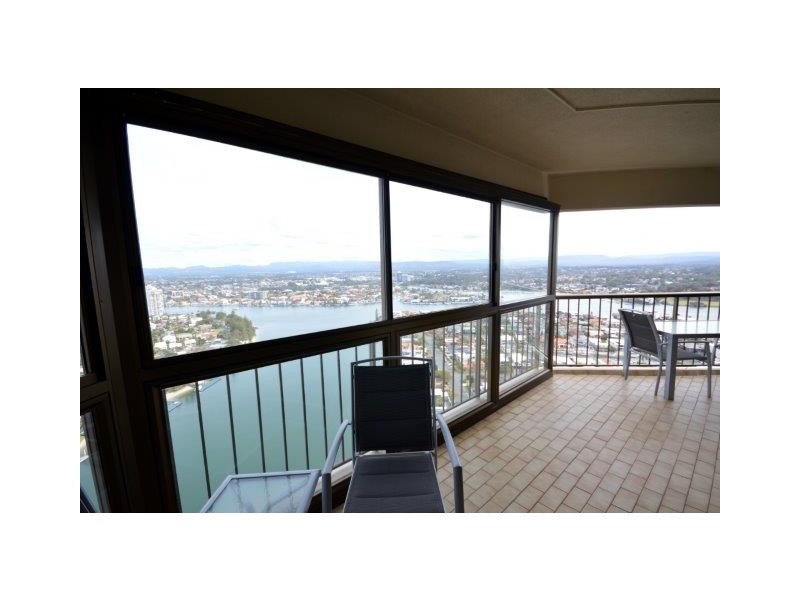 176/2 Admiralty Drive, Paradise Waters QLD 4217
