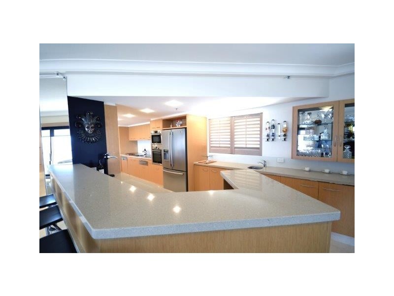 176/2 Admiralty Drive, Paradise Waters QLD 4217